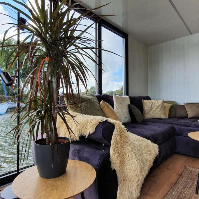 Hotel Modern, Brand New Houseboat Near Amsterdam Monnickendam Exterior foto