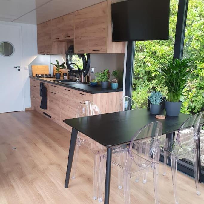Hotel Modern, Brand New Houseboat Near Amsterdam Monnickendam Exterior foto